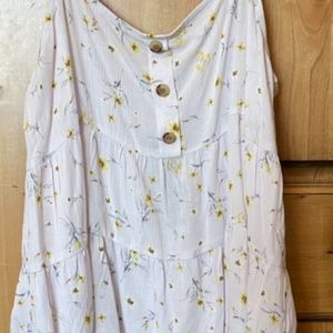 Very cute spaghetti strap tank top from paper crane! Size medium!